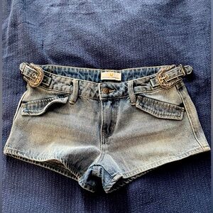 NEW Austin Landing Belt Buckle Mini Jean Shorts